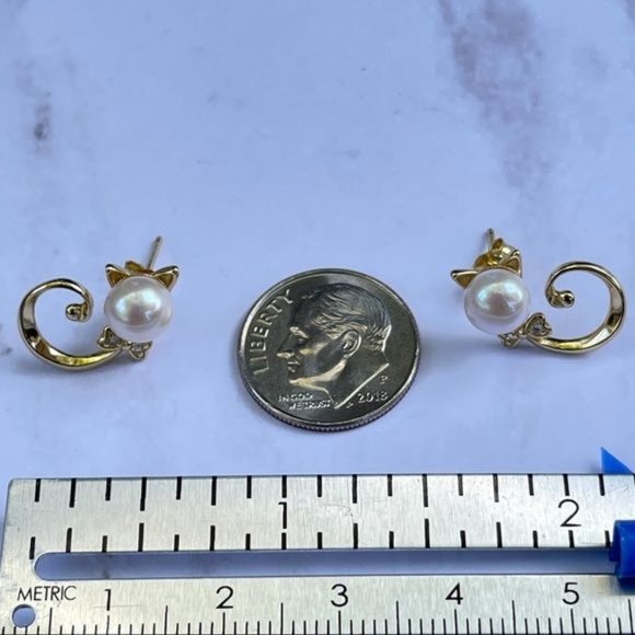 18K Gold Plated Over 925S Silver Real 6mm Natural Pearl Stud Earrings Cat Shape - Picture 12 of 12